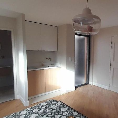 Appartement Joli studio avec stationnement gratuit. à Le Mans Extérieur photo